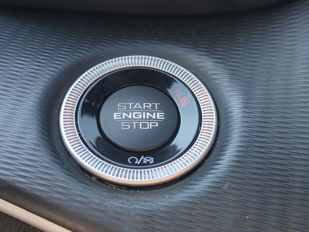 Used 2023 Jeep Grand Cherokee Altitude image 31