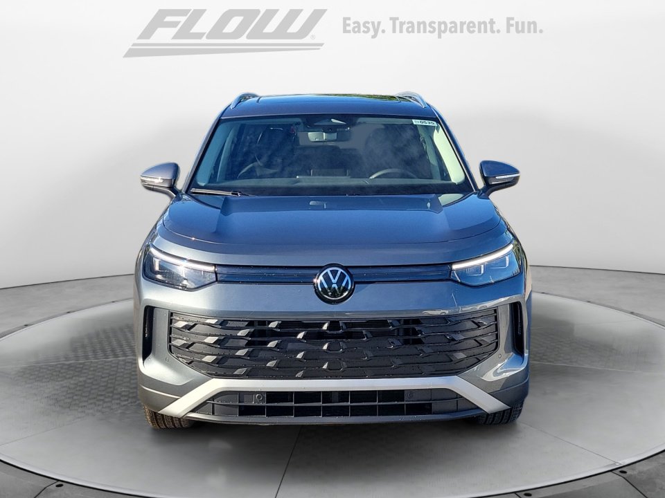 New 2026 Volkswagen Tiguan SE image 2