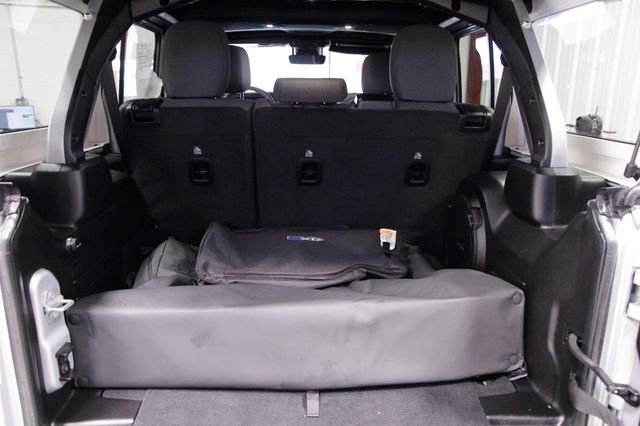 Used 2024 Jeep Wrangler Unlimited Sahara w/ Technology Group image 20