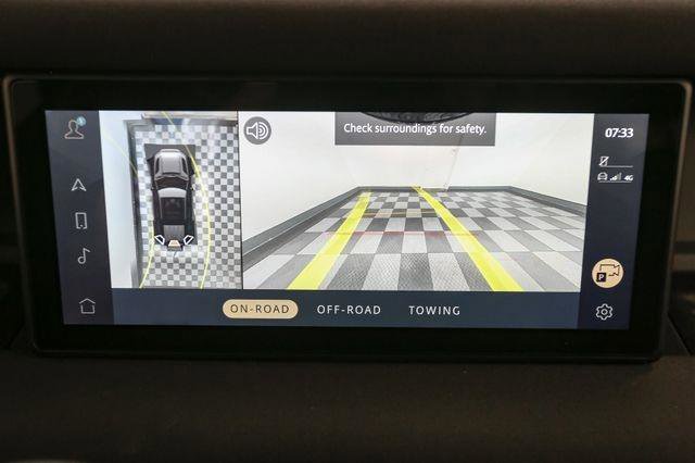 Used 2023 Land Rover Defender 110 X-Dynamic SE image 35