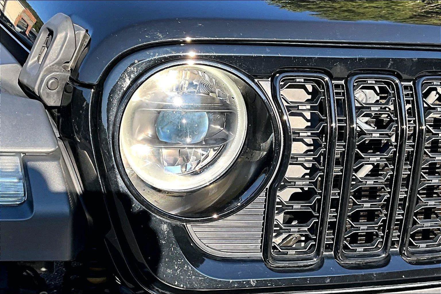 Certified 2024 Jeep Wrangler Sport AWD/4WD image 30
