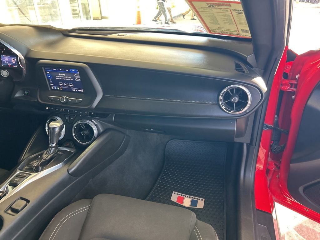 Used 2020 Chevrolet Camaro LT image 21