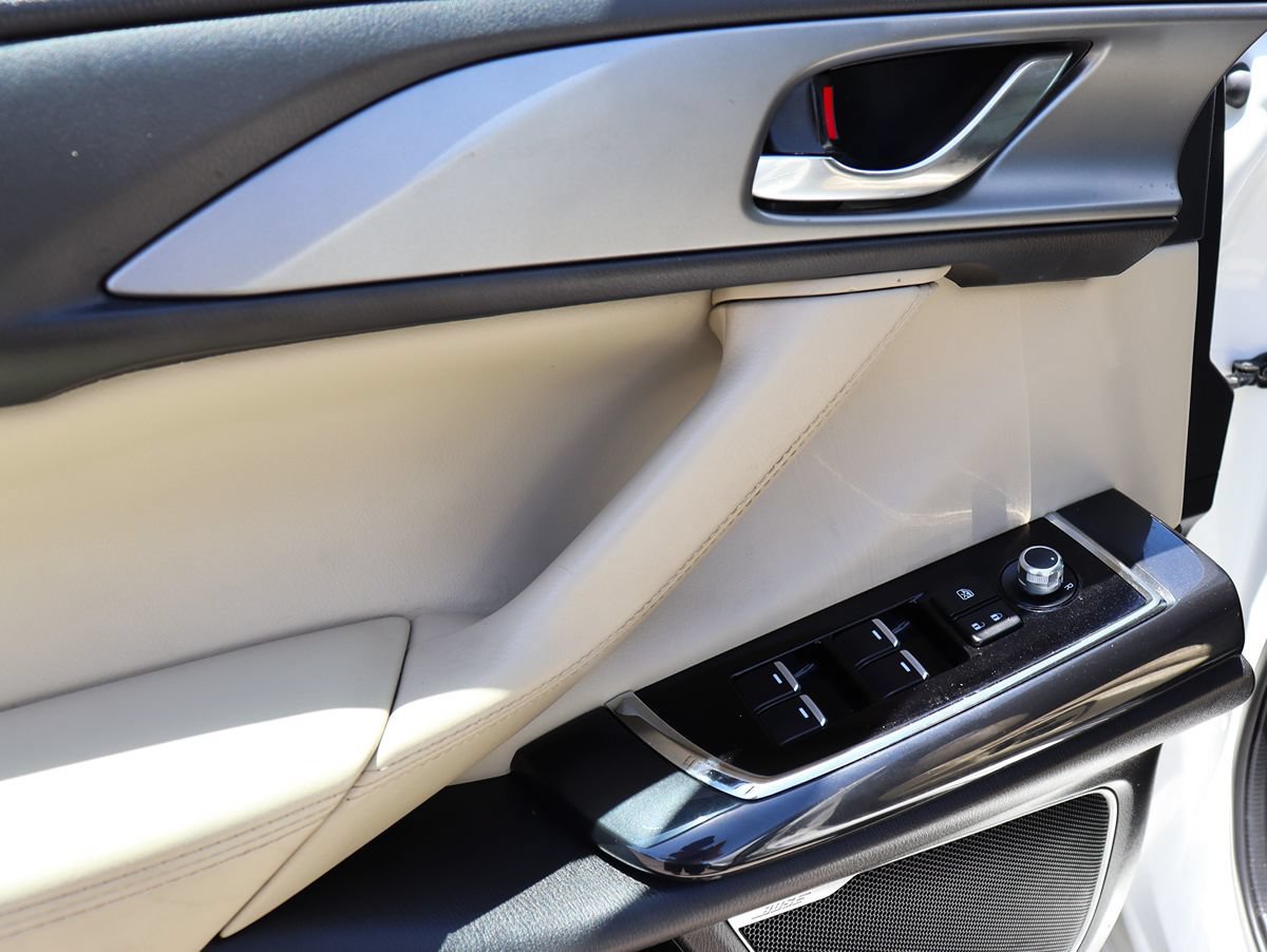 Used 2018 MAZDA CX-9 Touring w/ Touring Premium Package FWD image 41
