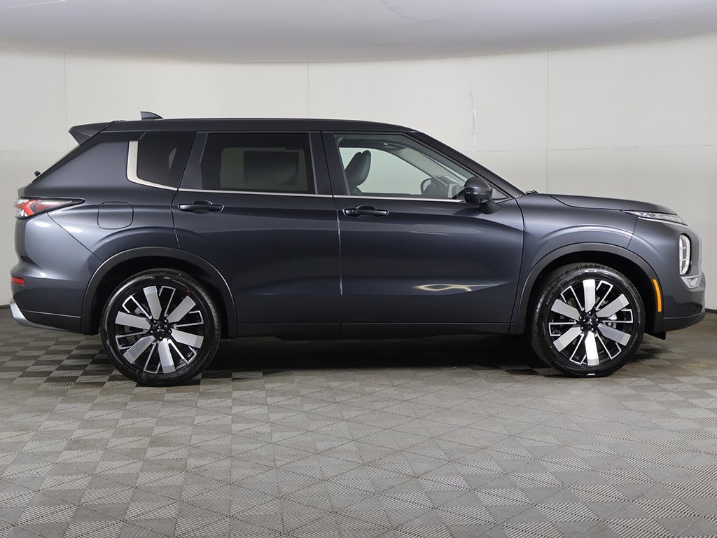 New 2025 Mitsubishi Outlander SE image 20
