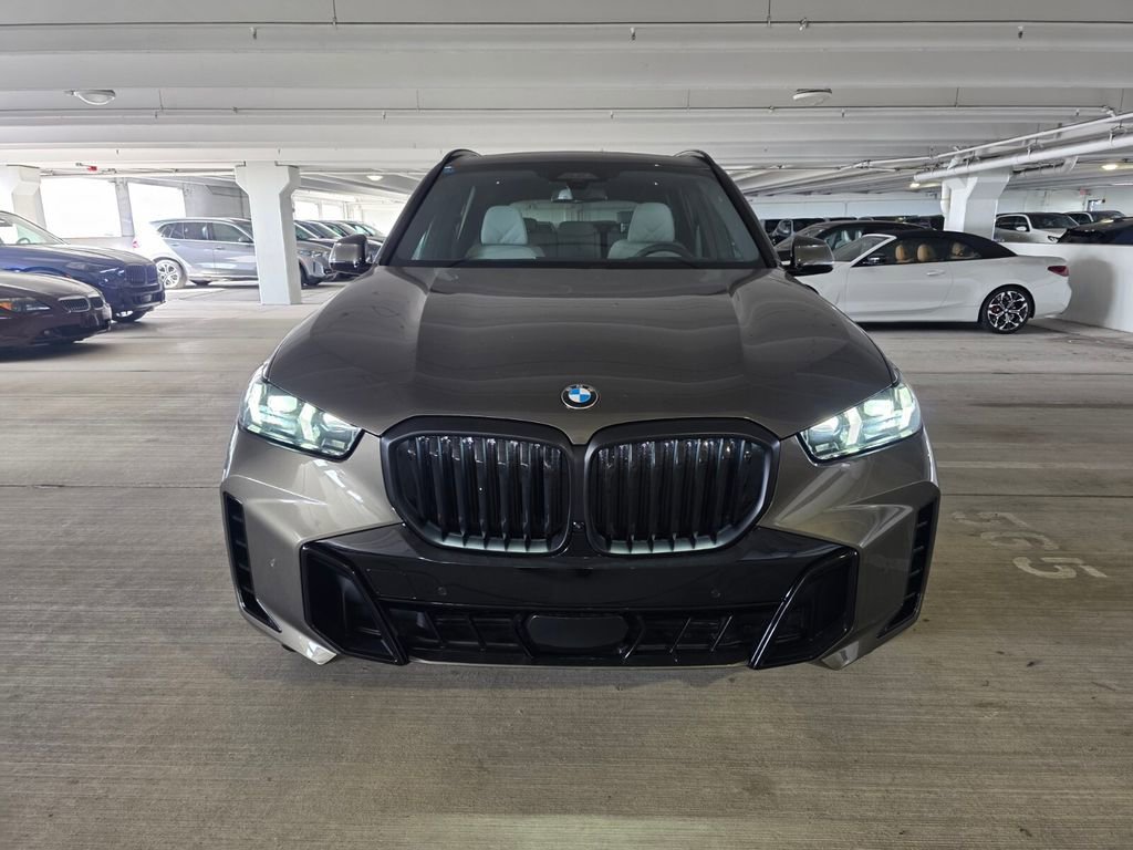 New 2026 BMW X5 xDrive40i w/ M Sport Package AWD/4WD image 2