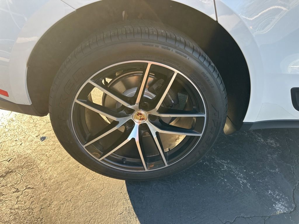 Used 2023 Porsche Macan Base image 41