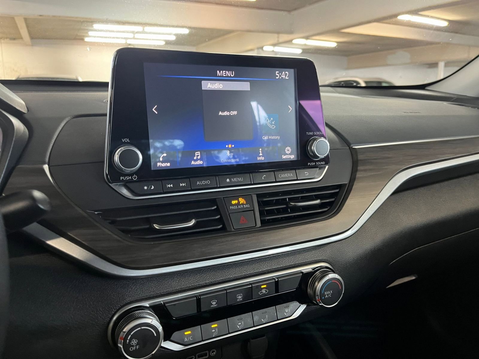 Used 2024 Nissan Altima 2.5 SV image 21