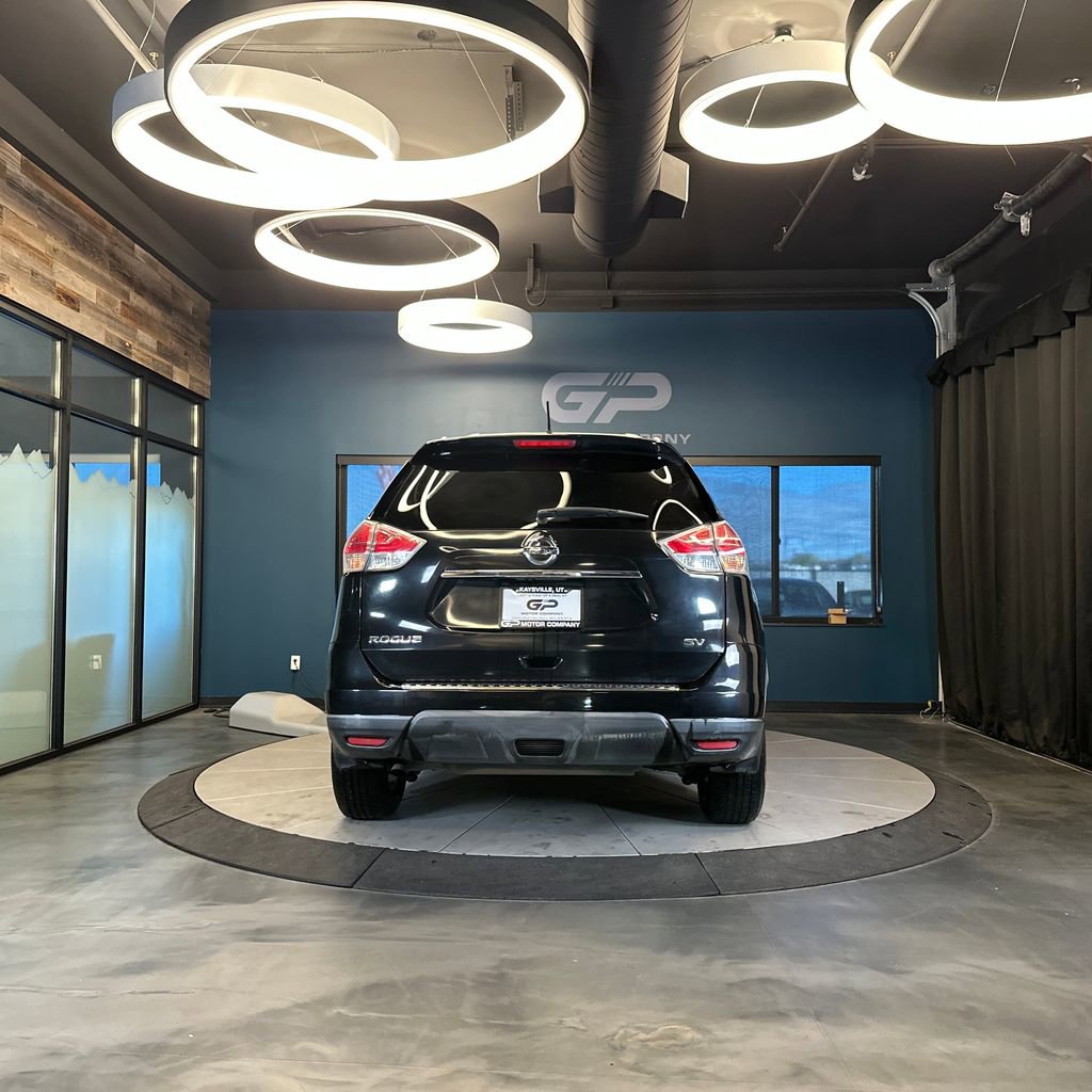 Used 2016 Nissan Rogue SV w/ SV Premium Package image 4