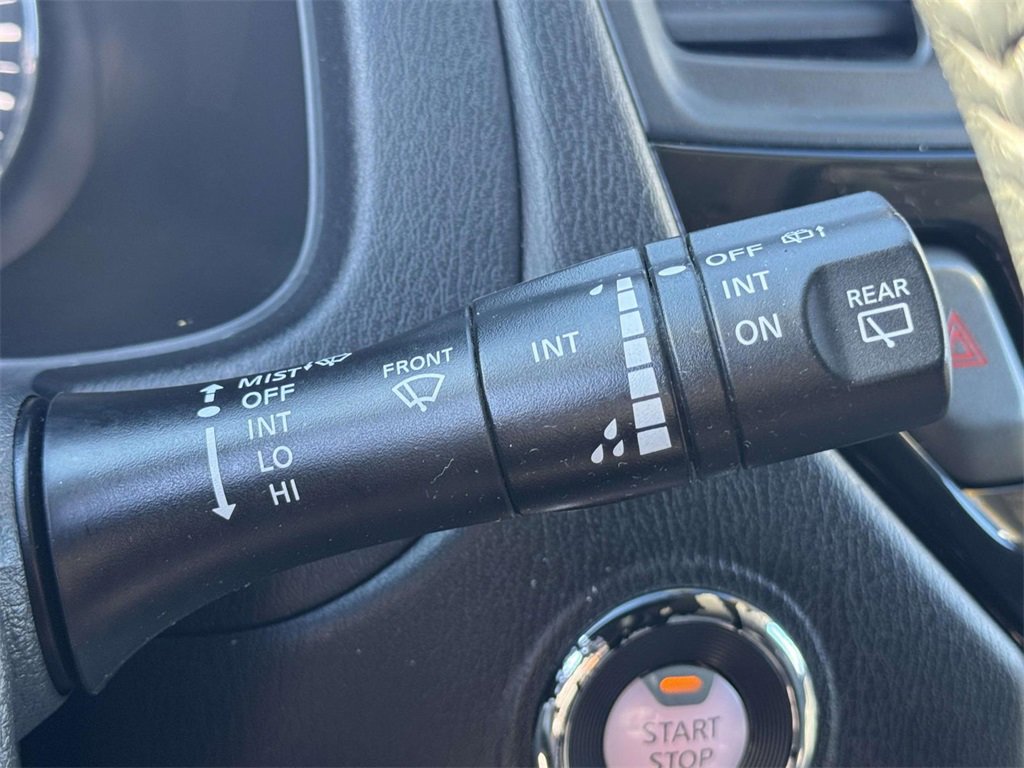 Used 2019 Nissan Pathfinder SV image 21