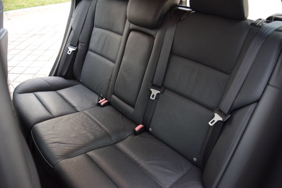 Used 2011 Volvo V50 T5 image 44