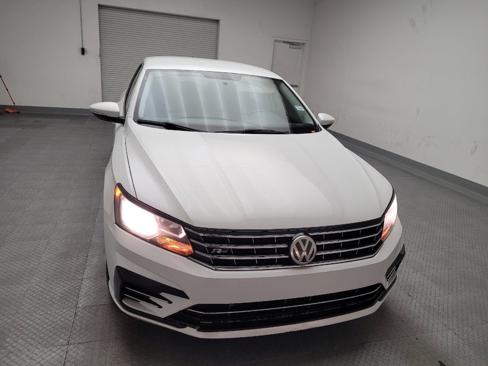 Used 2017 Volkswagen Passat 1.8T R-Line image 14