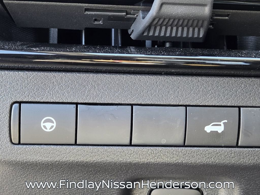 Used 2025 Nissan Murano SV FWD image 22