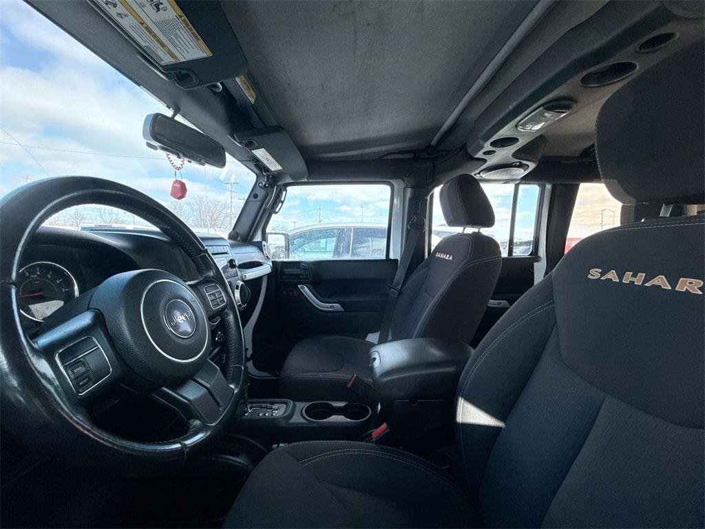 Used 2014 Jeep Wrangler Unlimited Sahara image 9