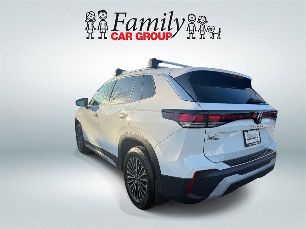 Used 2025 Volkswagen Tiguan S image 4