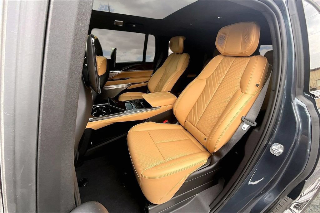 Certified 2026 Cadillac Escalade IQ Luxury 2 AWD/4WD image 22