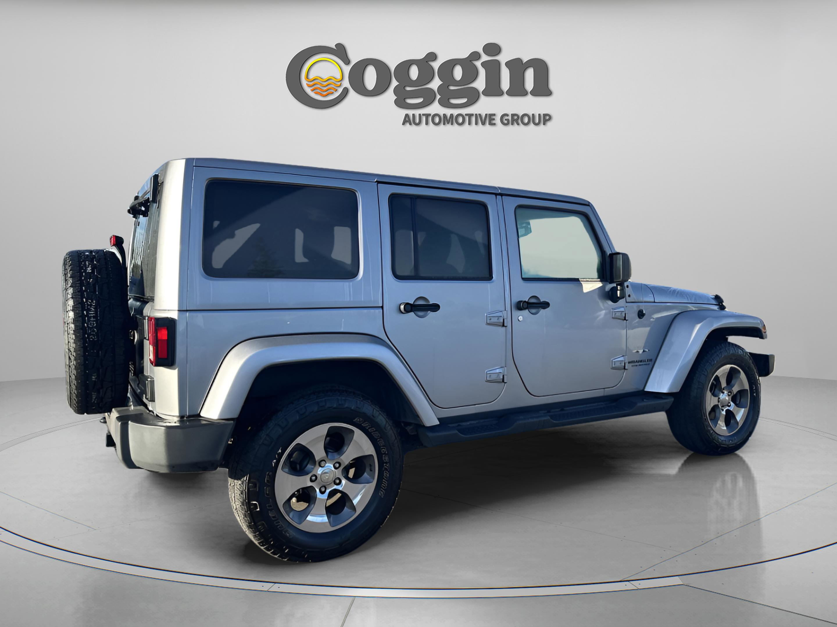 Used 2017 Jeep Wrangler Unlimited Sahara w/ Max Tow Package image 6