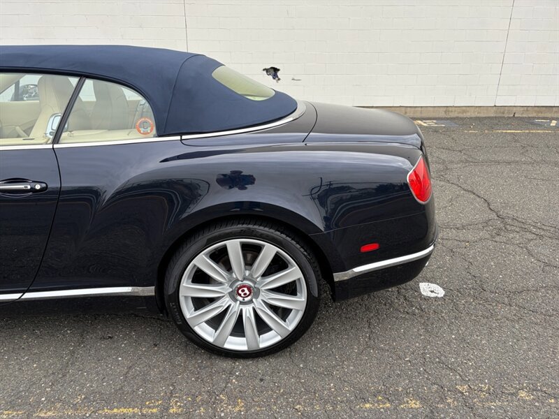 Used 2017 Bentley Continental GT image 23