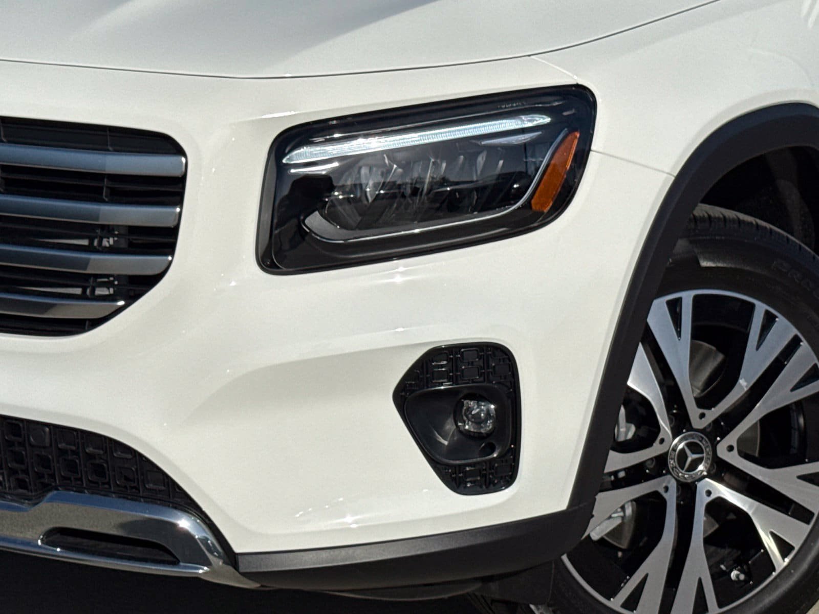 New 2026 Mercedes-Benz GLB 250 4MATIC image 3