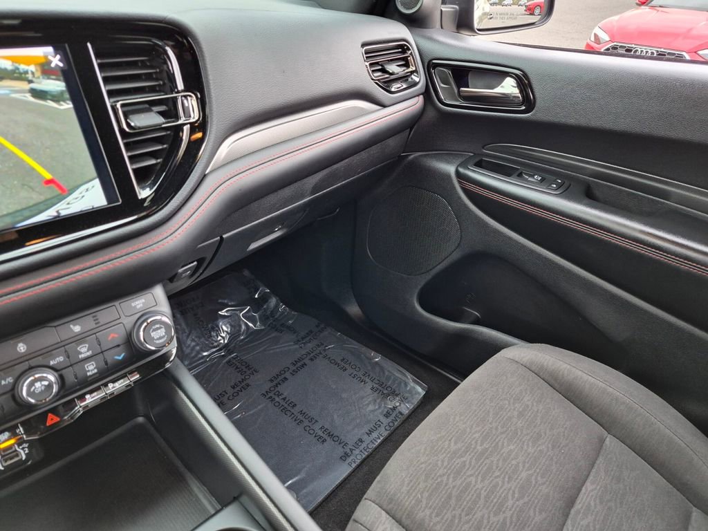 Used 2025 Dodge Durango GT AWD/4WD image 31