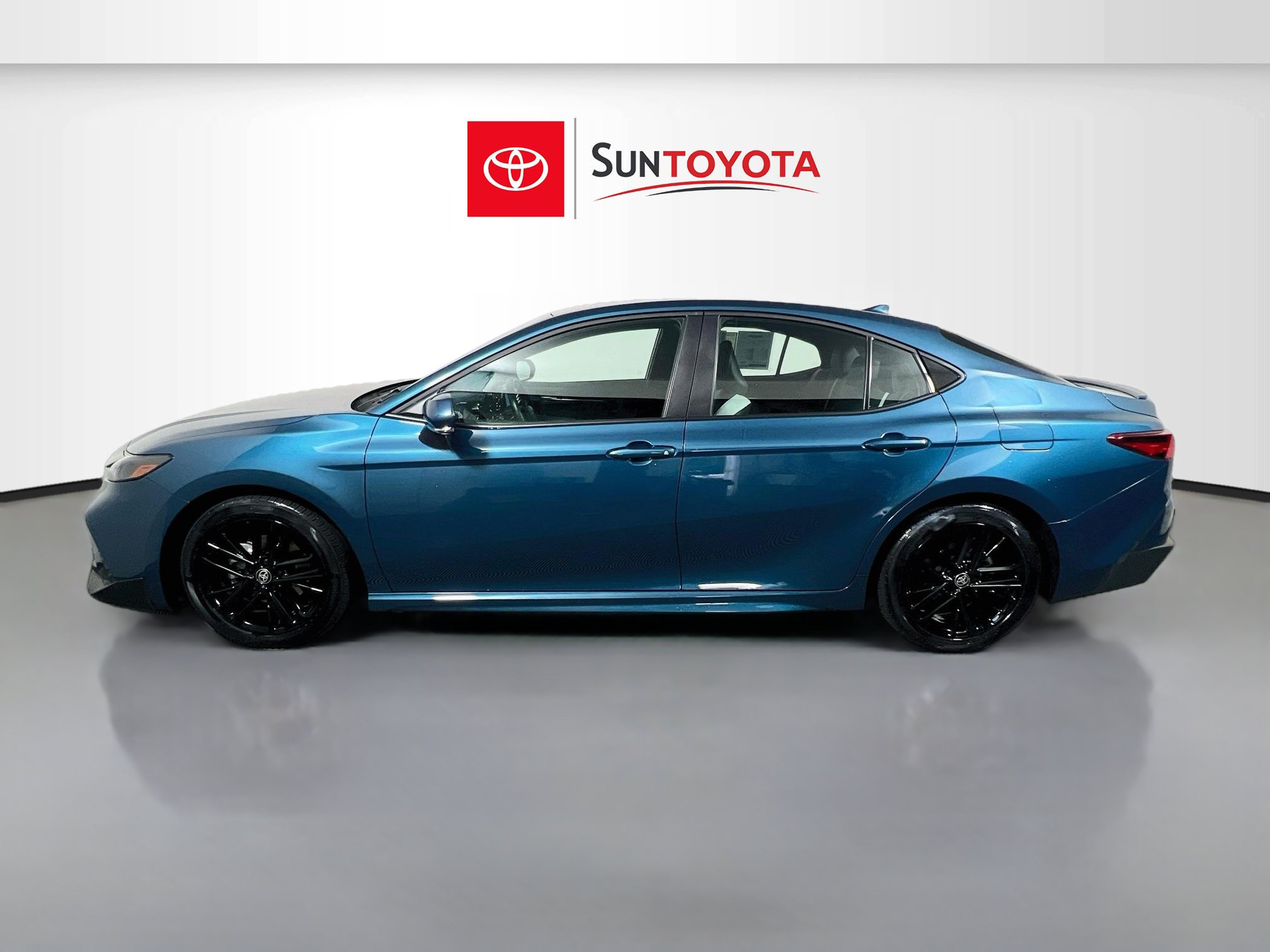 Used 2026 Toyota Camry SE w/ Convenience Package FWD image 7