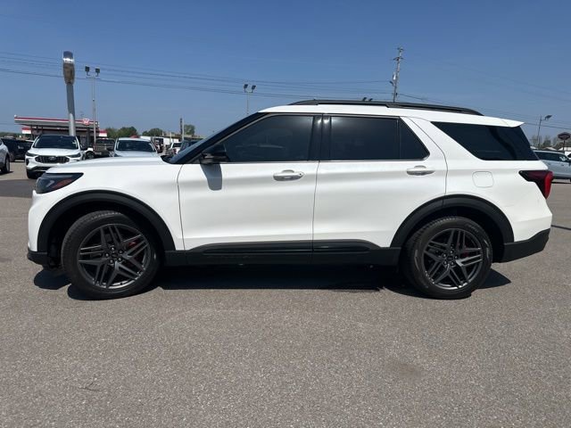 Used 2025 Ford Explorer ST image 32