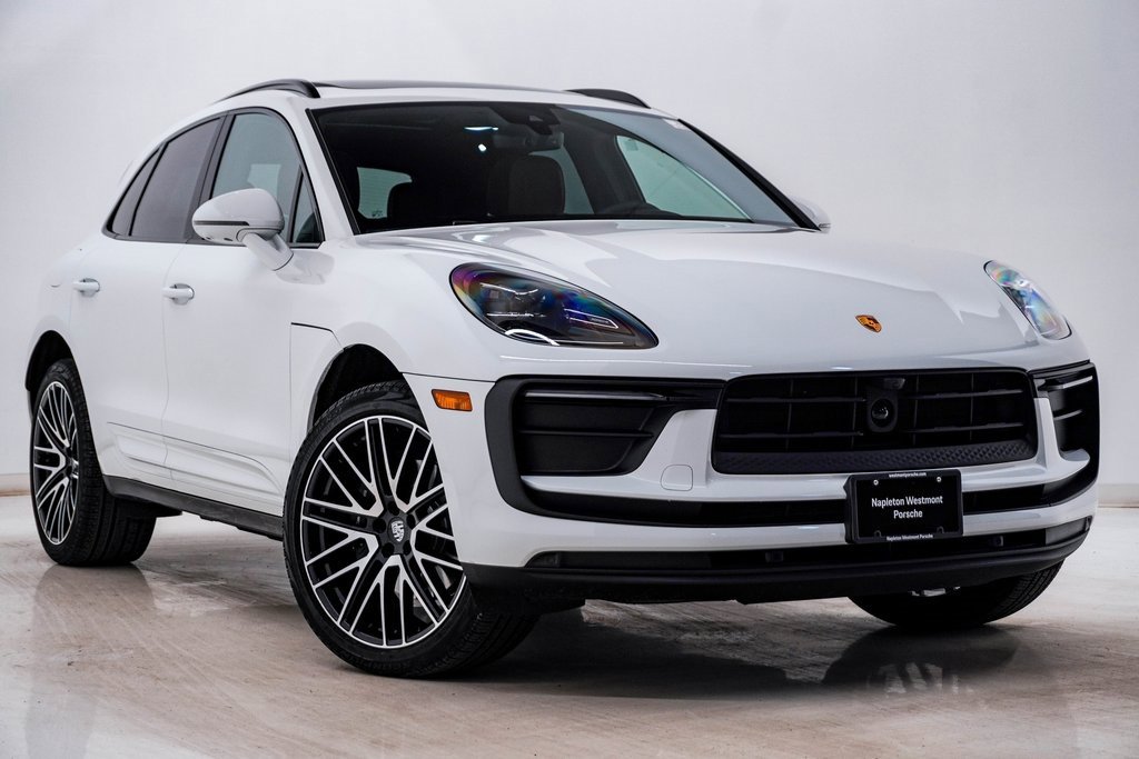 Certified 2025 Porsche Macan image 8