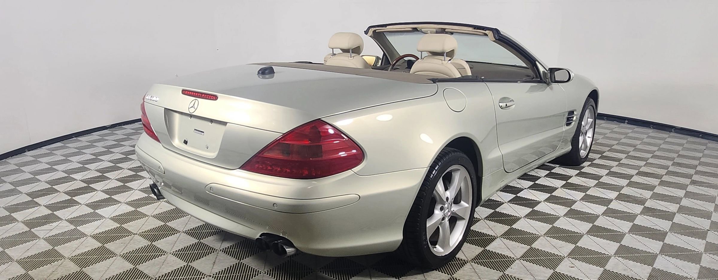 Used 2004 Mercedes-Benz SL 600 image 16