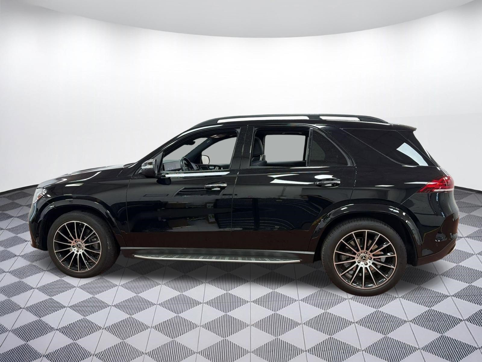 Used 2022 Mercedes-Benz GLE 450 4MATIC image 2