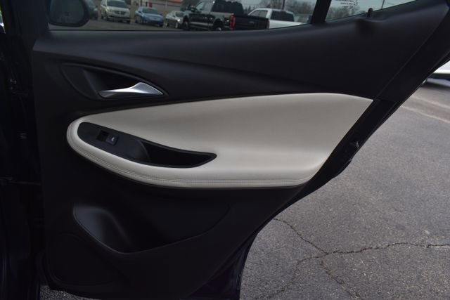 Used 2020 Buick Encore GX Essence w/ Experience Buick Package image 41