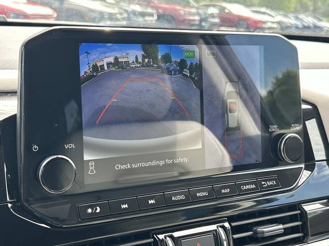 Used 2025 Nissan Pathfinder SL AWD/4WD image 26
