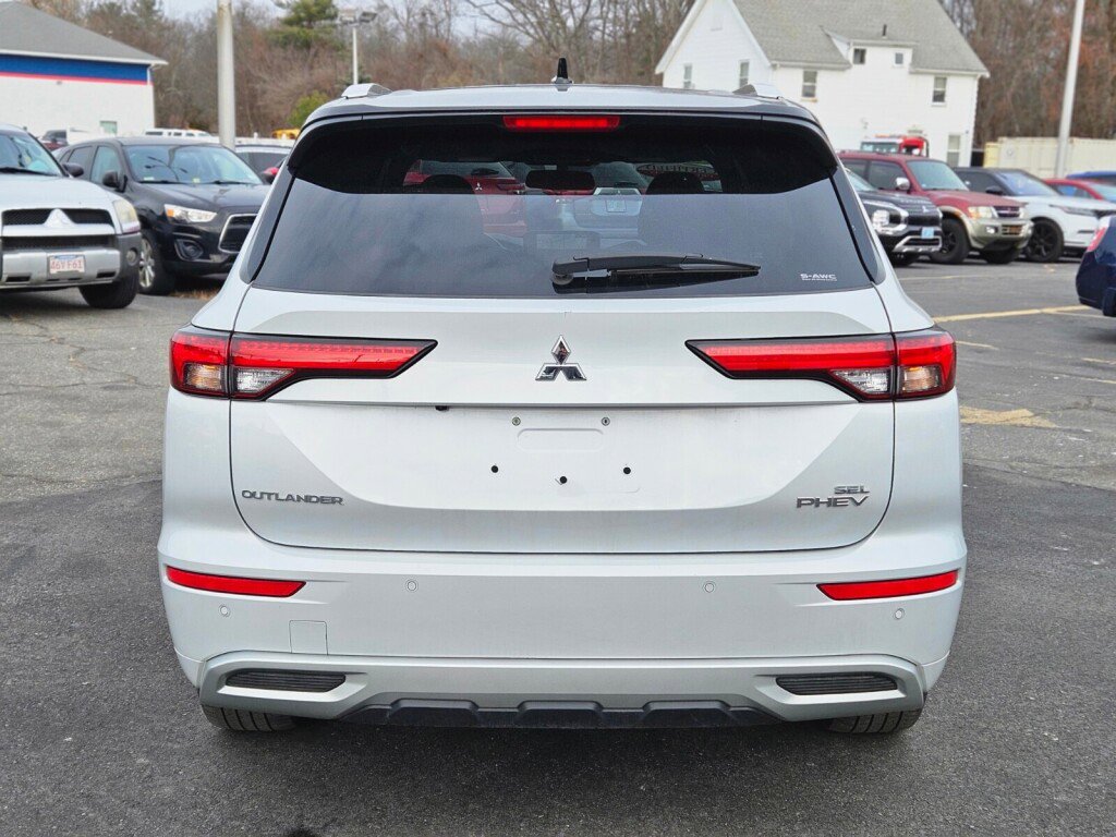 Used 2023 Mitsubishi Outlander SEL image 4