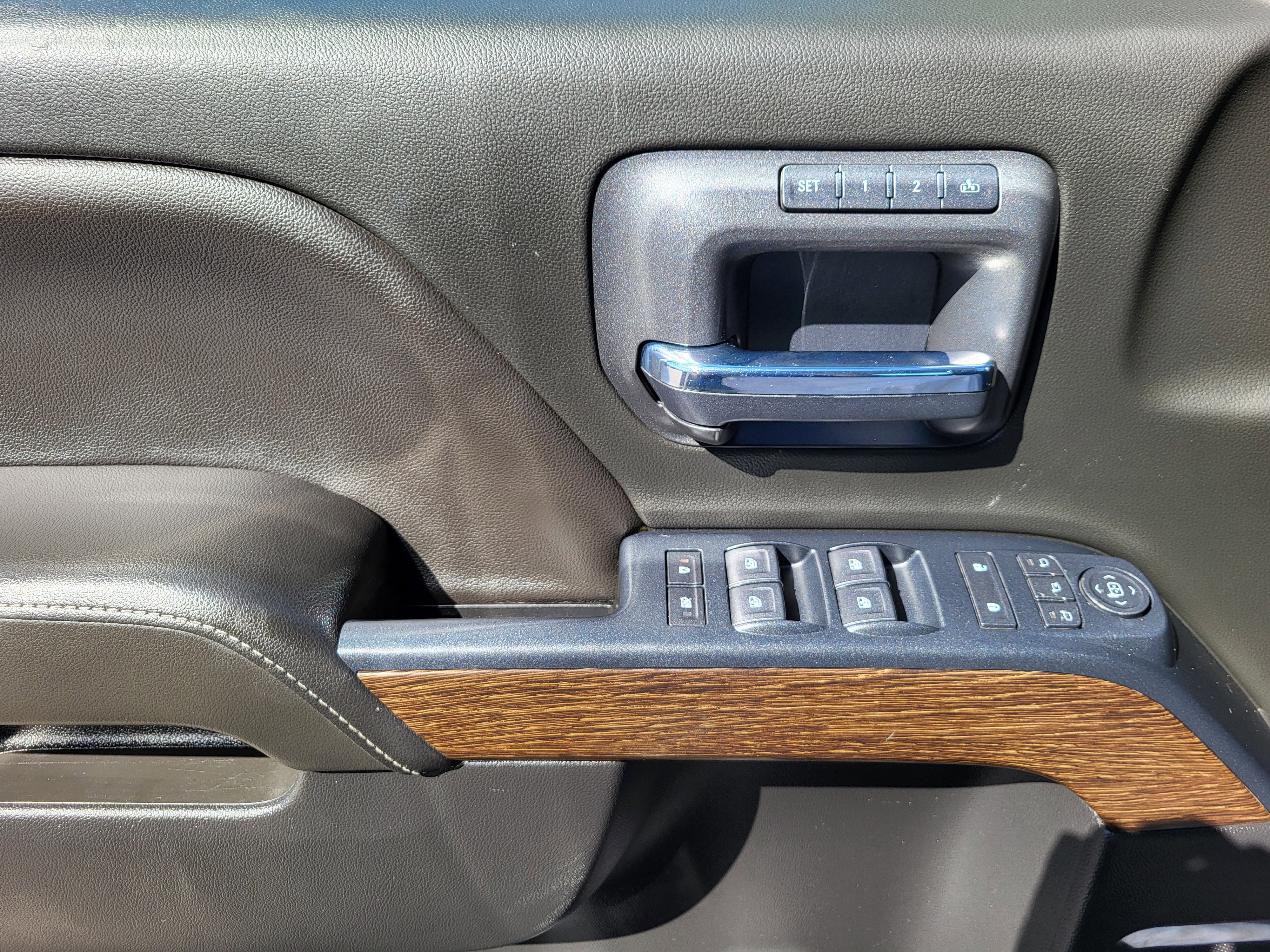 Used 2019 GMC Sierra 3500 Denali w/ Duramax Plus Package image 18