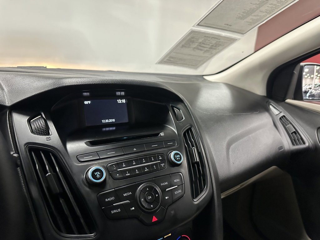 Used 2017 Ford Focus SE image 20