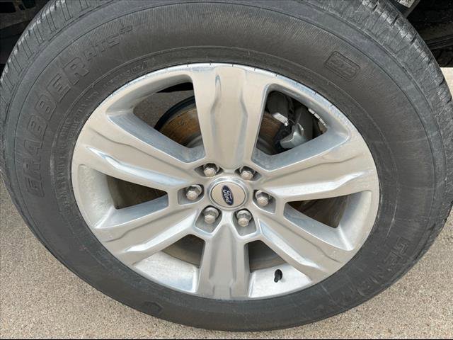 Used 2019 Ford F150 Platinum w/ Equipment Group 701A Luxury image 8