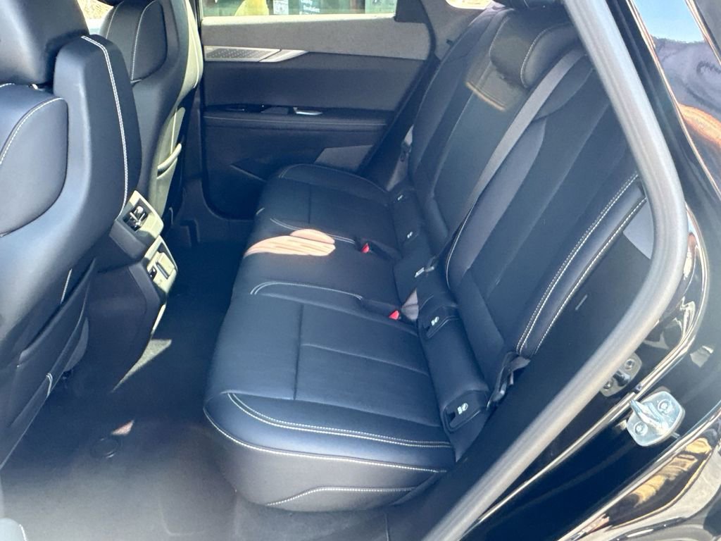 Used 2025 Cadillac Optiq Sport 2 image 28