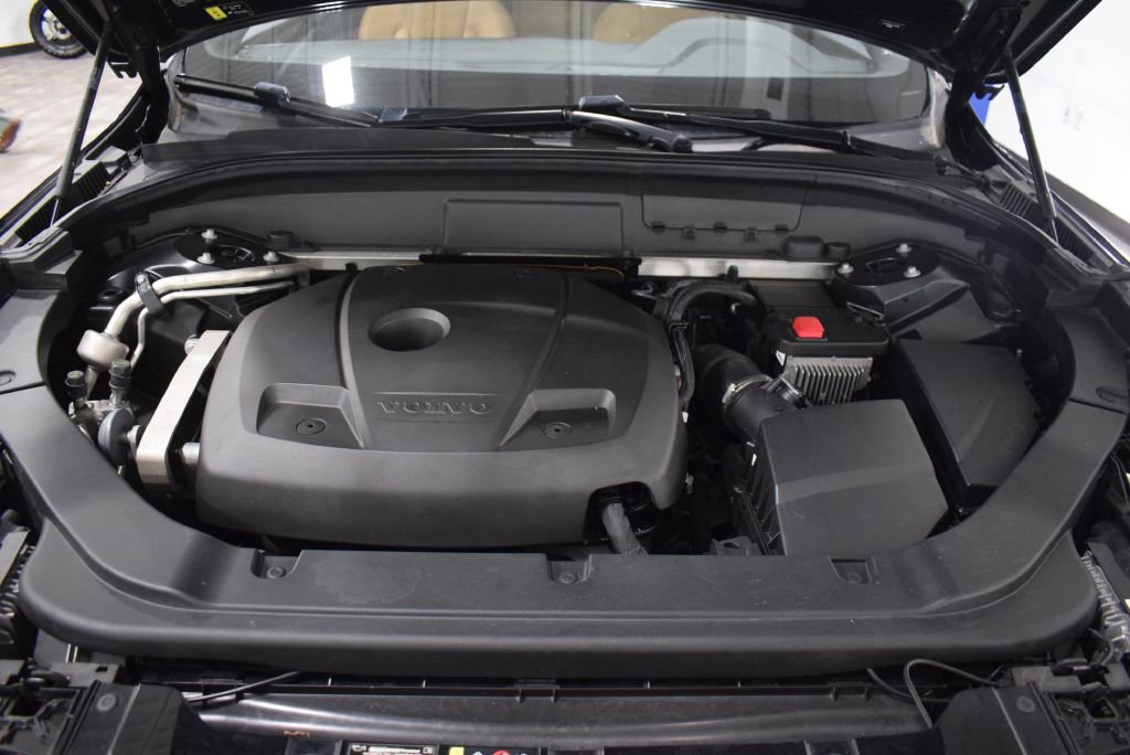 Used 2020 Volvo XC60 T5 Momentum w/ Protection Package Premier image 34