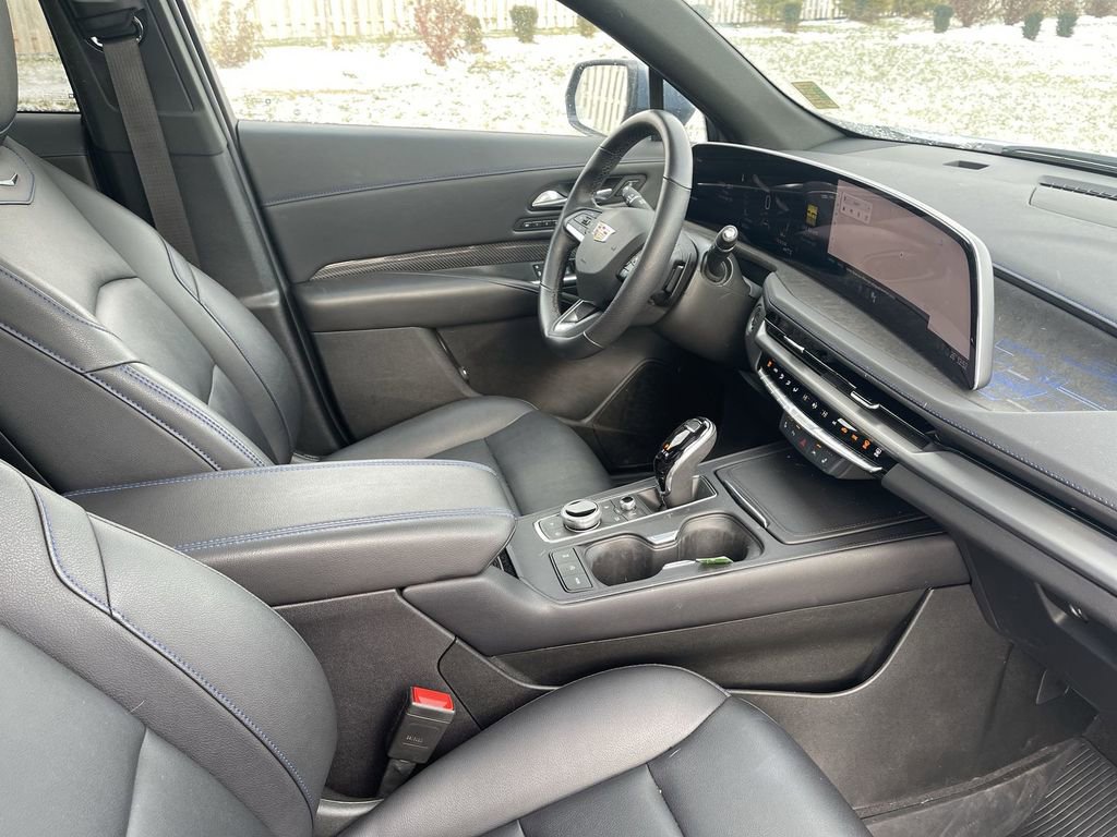 Certified 2024 Cadillac XT4 Sport w/ Cold Weather Package image 30