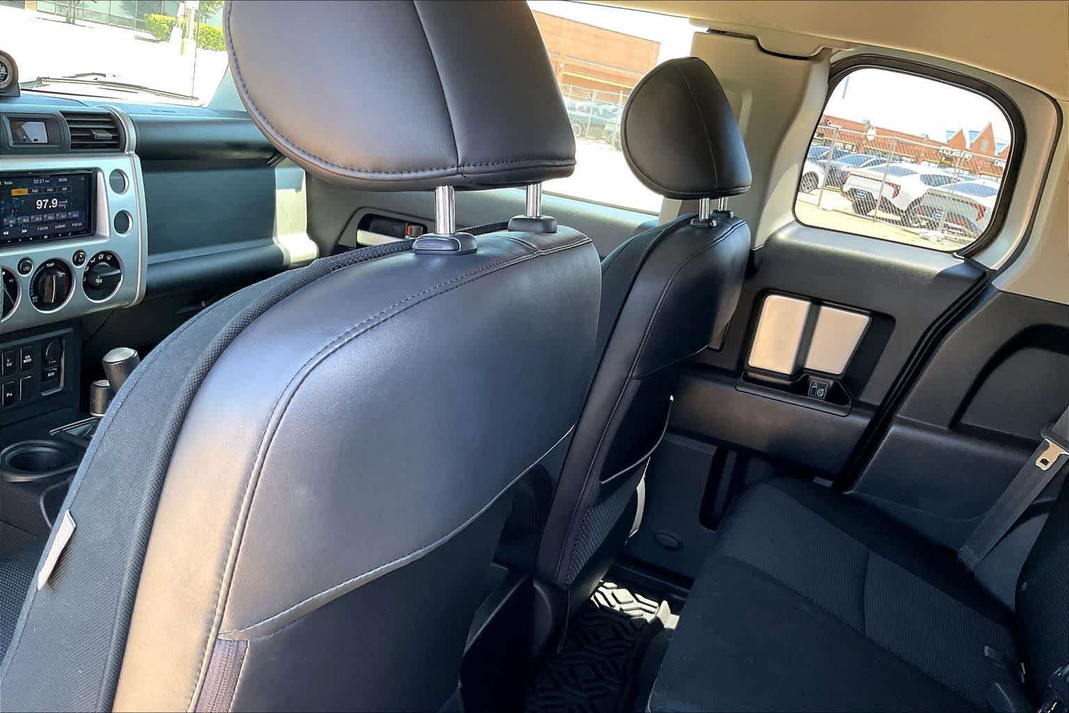 Used 2008 Toyota FJ Cruiser 4WD image 12