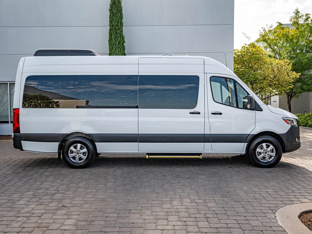 Used 2023 Mercedes-Benz Sprinter 2500 image 4