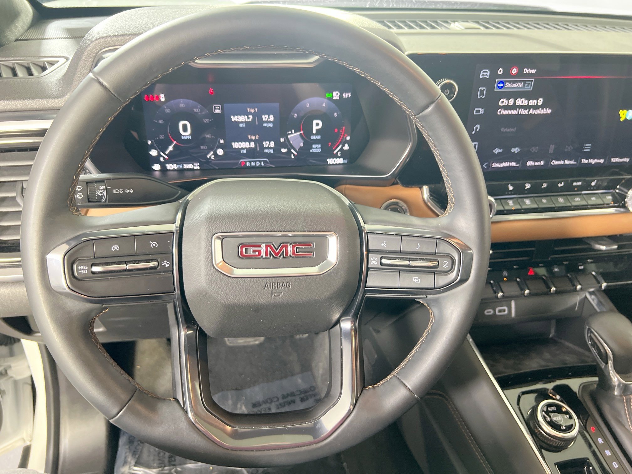 Used 2024 GMC Canyon AT4 w/ Technology Package AWD/4WD image 11
