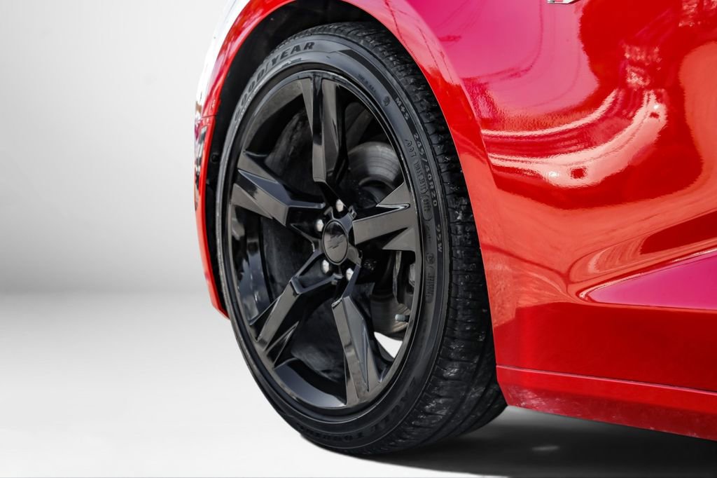 Used 2018 Chevrolet Camaro LT RWD image 43