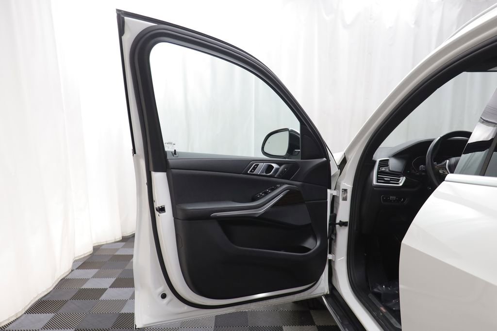 Used 2020 BMW X5 xDrive40i w/ Convenience Package image 4