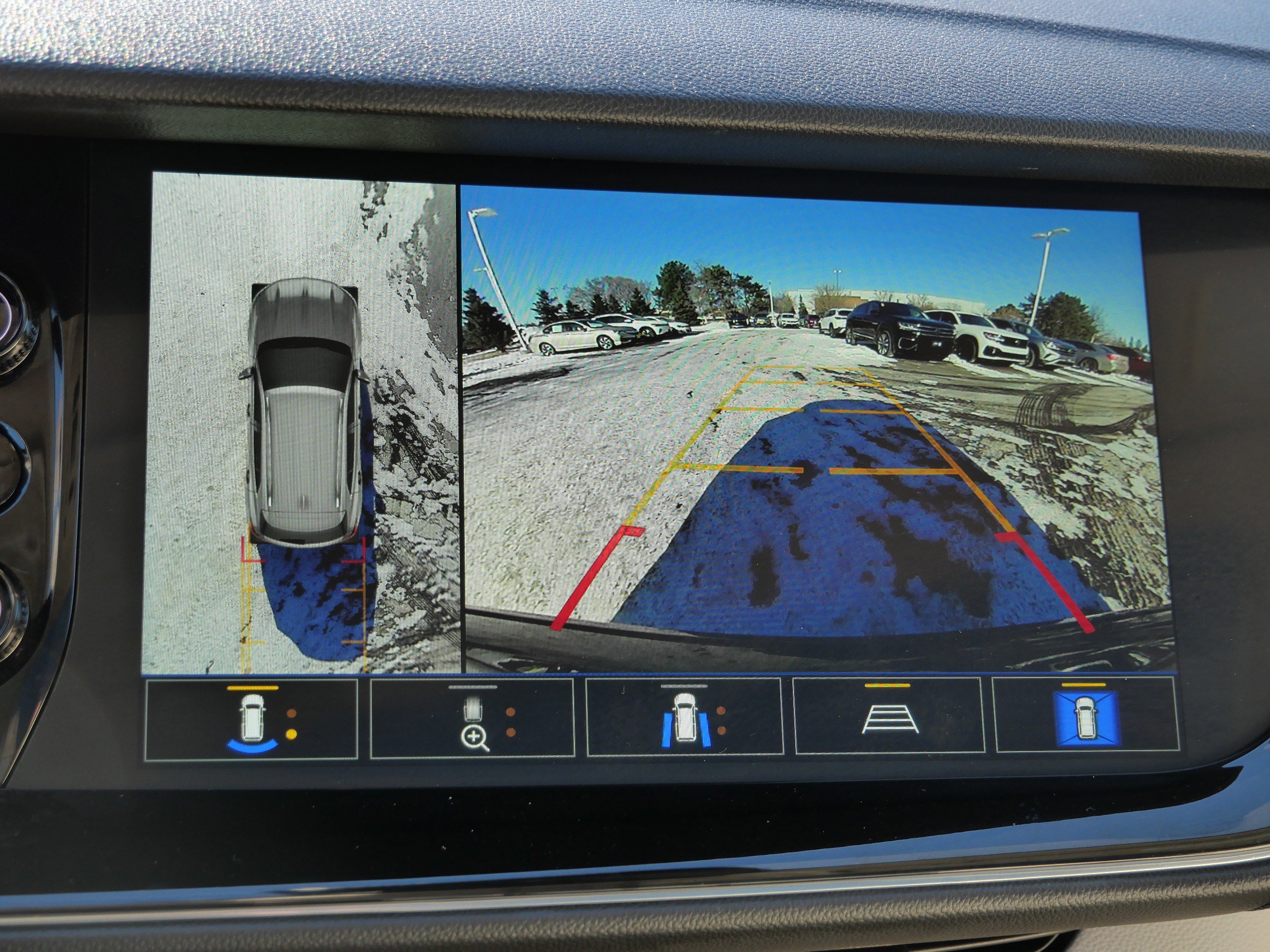 Used 2023 Buick Envision Avenir image 35