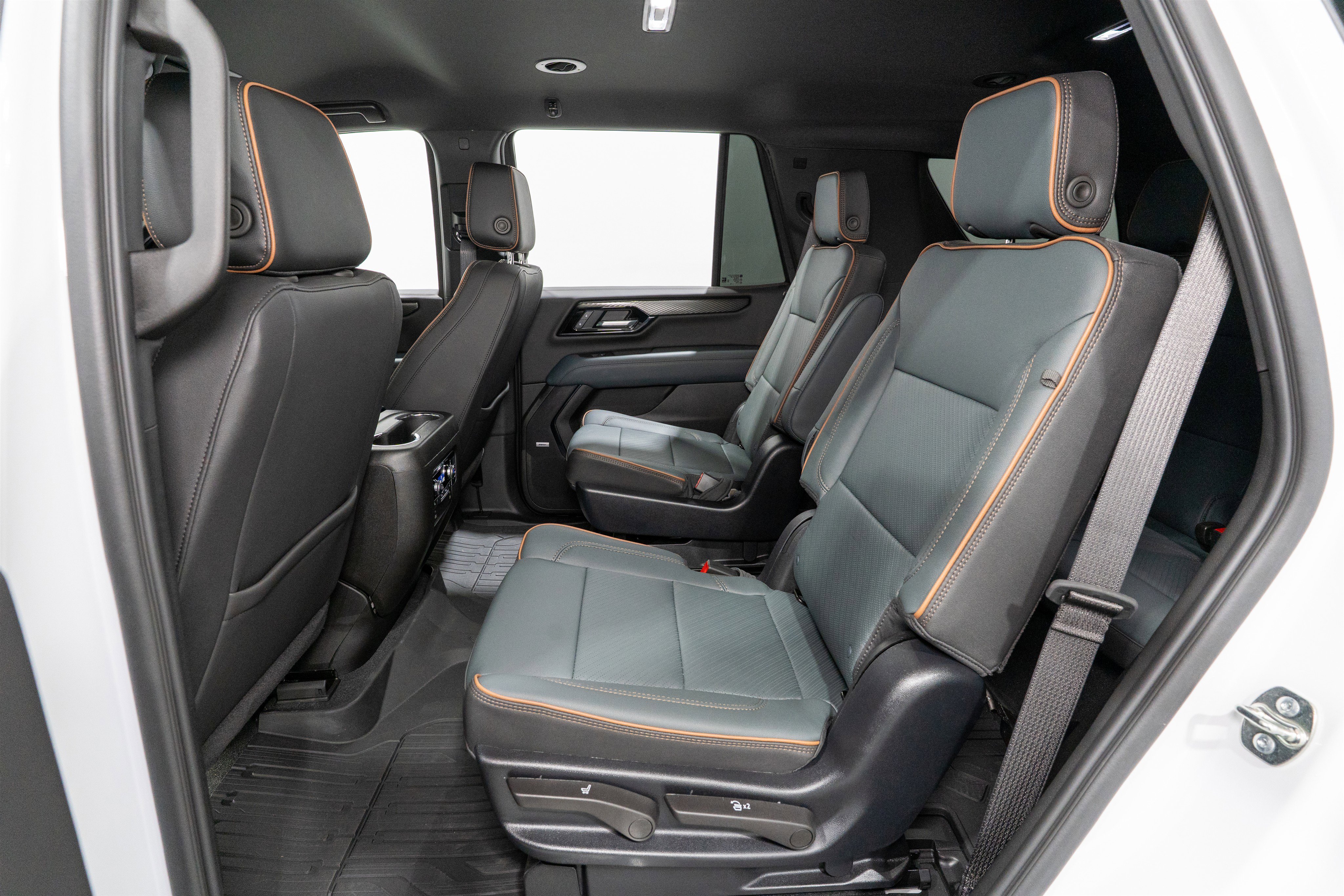 Used 2025 GMC Yukon AT4 w/ Premium Trailering Package image 37