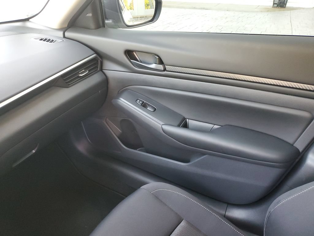 Certified 2025 Nissan Altima 2.5 S FWD image 33