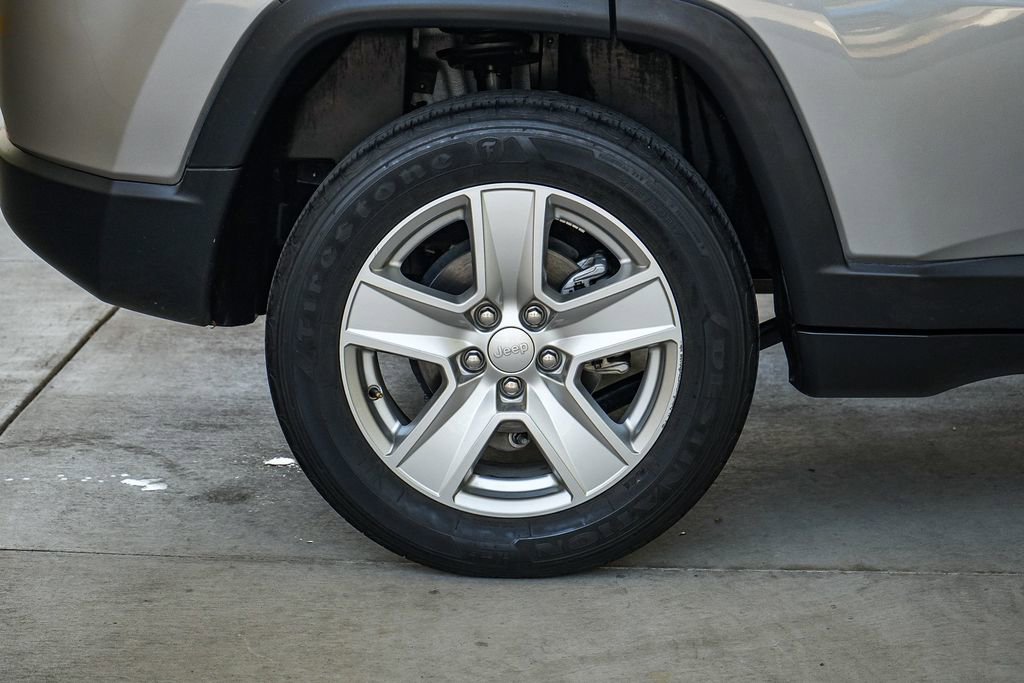 Used 2022 Jeep Compass Latitude image 12