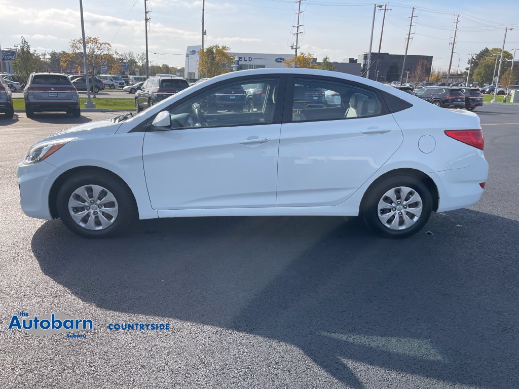 Used 2016 Hyundai Accent SE w/ Option Group 02 FWD image 2