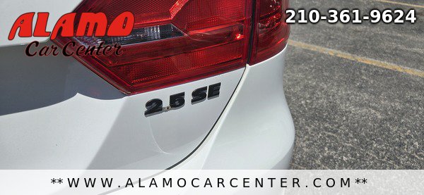 Used 2011 Volkswagen Jetta SE FWD image 12