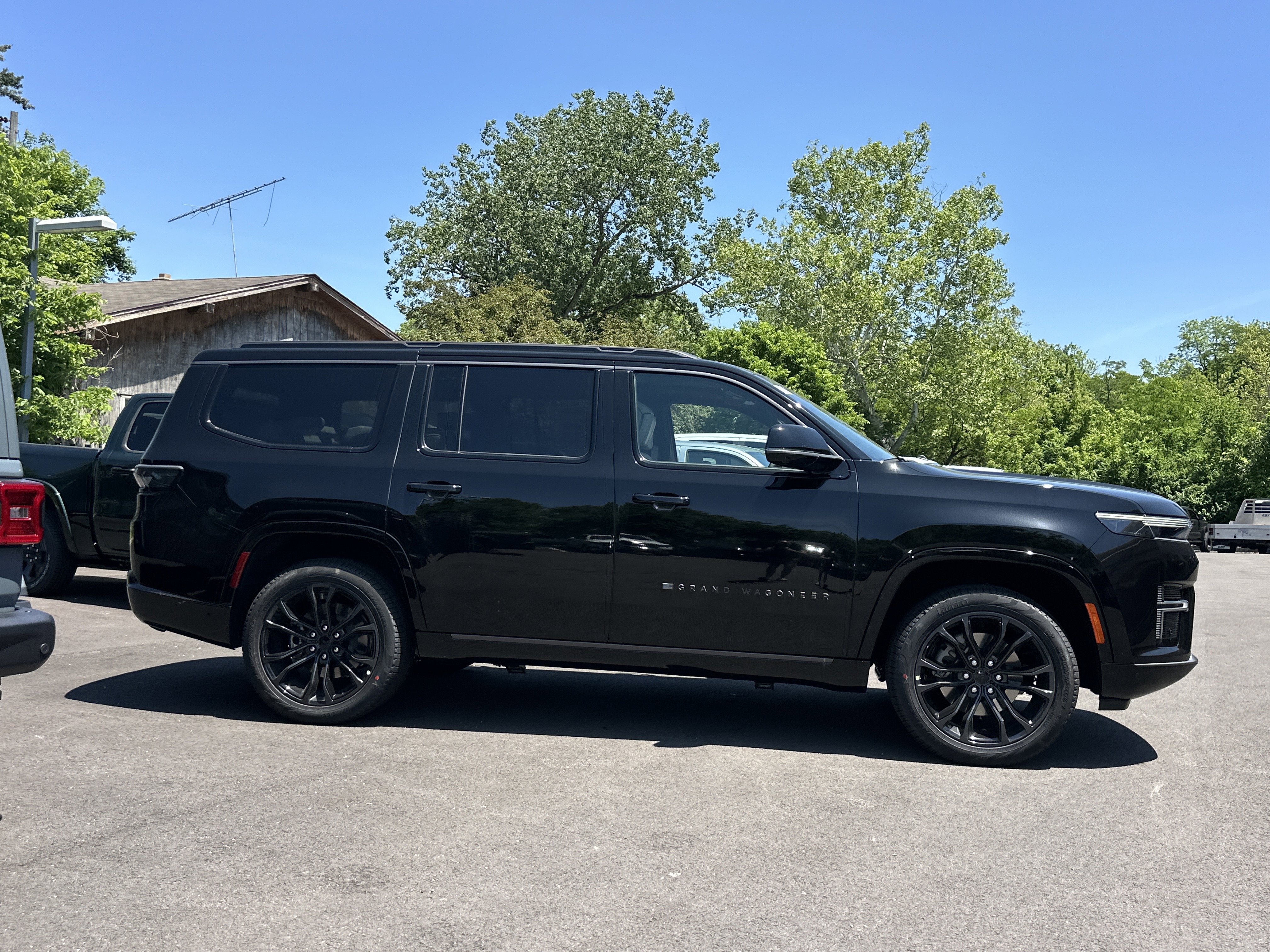 New 2026 Jeep Grand Wagoneer Summit AWD/4WD image 17