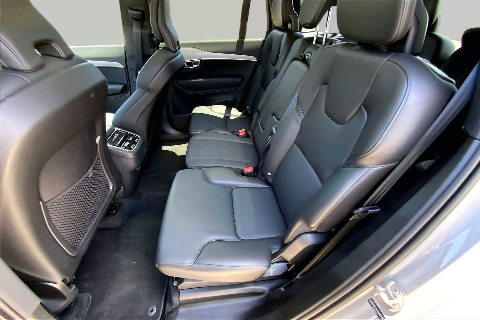 Used 2025 Volvo XC90 B5 Core AWD/4WD image 21